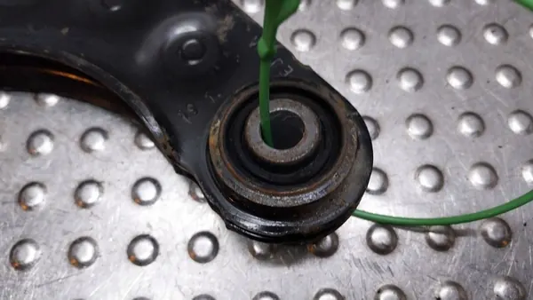 Braccio di Controllo Posteriore Sinistro Destro Ford Focus C-Max Volvo V50 S40 OEM image 4