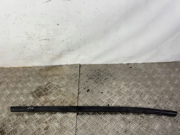 Hyundai Kona achterruitlijst OEM FOB21810 image 2