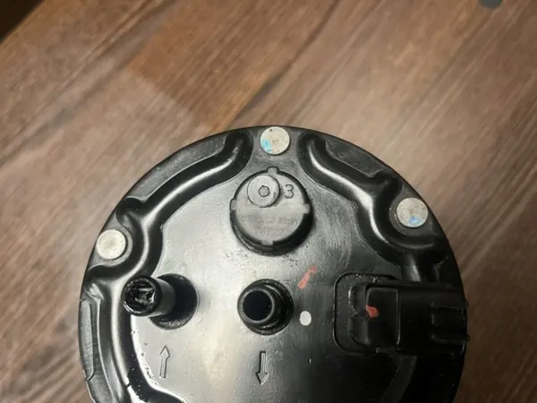 Brandstofffilterbevestiging OEM 164008707R Renault Trafic III image 7
