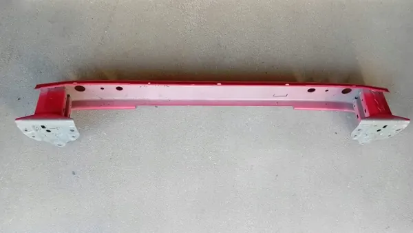 Viga parachoques trasero Toyota Yaris III OEM A52023-0D080 image 4