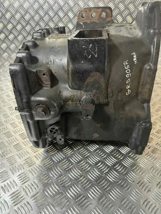 Carter de boîte Scania OEM 2433418 - État utilisé image 3