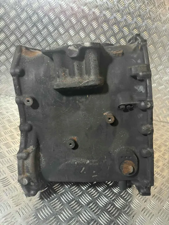 Carter de boîte Scania OEM 2433418 - État utilisé image 6