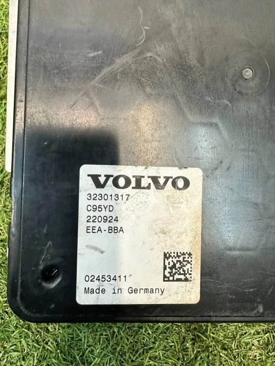 Volvo XC60 2022 Wechselrichter OEM 32301317 image 5