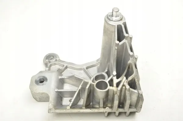 Volvo XC40 B4 Mild-Hybrid Getriebestütze OEM 32249354 image 4