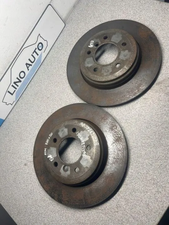 Disco de travão traseiro esquerdo usado OEM 34216772085 BMW 5 image 2