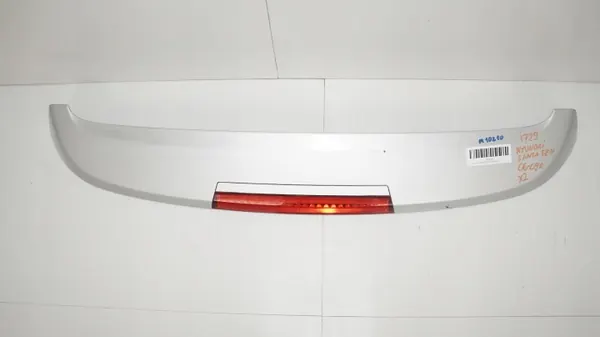 Takaluukun spoileri OEM 360181058 Hyundai Santa Fe II:lle image 2
