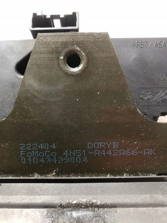 OEM 01043429004 Heckklappenschloss Volvo V50 2005 image 9