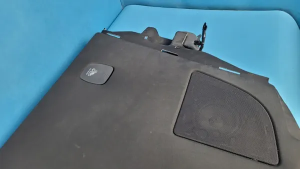 Tesla Model 3 Tavaratilan Hylly Stop-valo OEM 1538903-00-C image 6