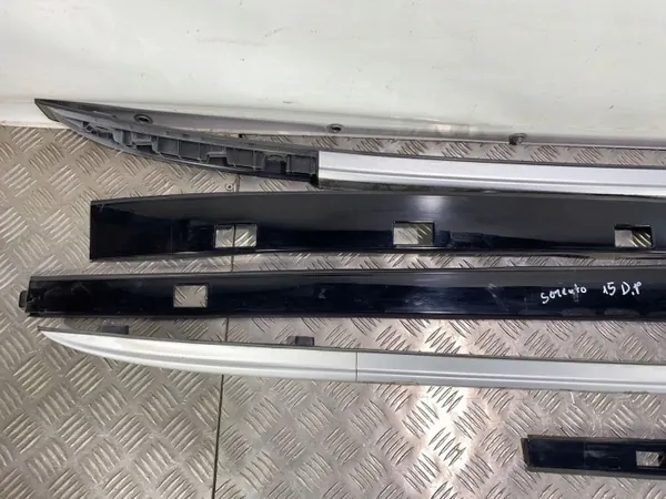 Kia Sorento Dachreling OEM FBZ22288 - Gebraucht image 3