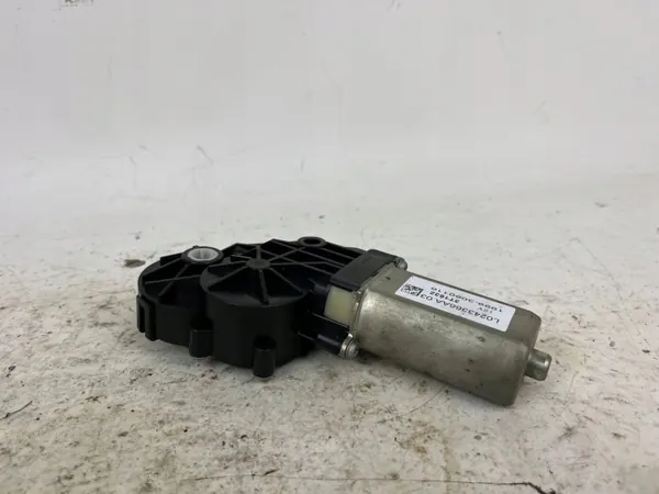 Moteur de siège Maserati Ghibli OEM L0243366AA image 4