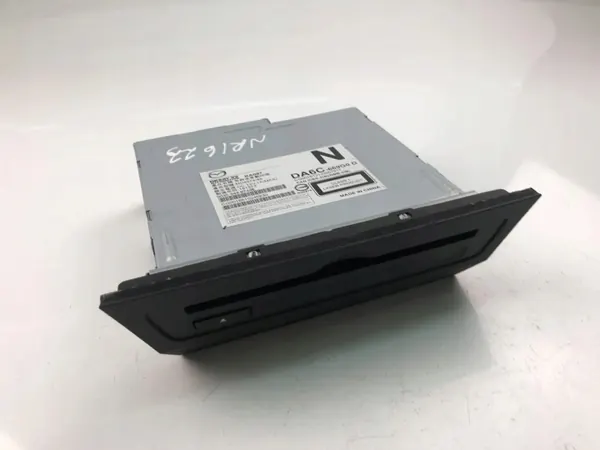 Cambiador CD Mazda CX-3 OEM DA6C669G0D - Usado image 2
