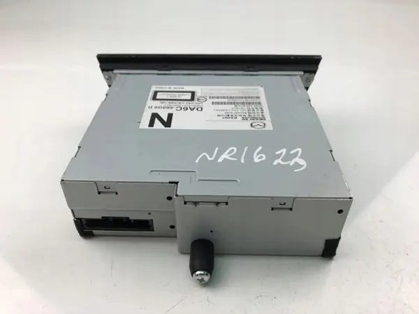 Cambiador CD Mazda CX-3 OEM DA6C669G0D - Usado image 4