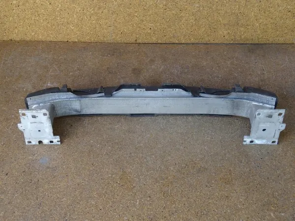 AUDI A3 8V Etupuskuri Palkki Imurilla OEM 8V0807109B image 5