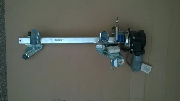 Subaru Forester IV Lift SJ achterklepmechanisme OEM 830100-1090 image 2