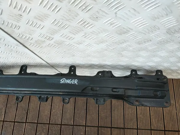 Kia Stinger Achterbumperligger OEM 86631-J5300 image 3