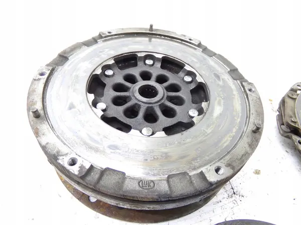 Volante de Dupla Massa Audi A4 B8 2.0 TFSI OEM 0B1105266AB image 7