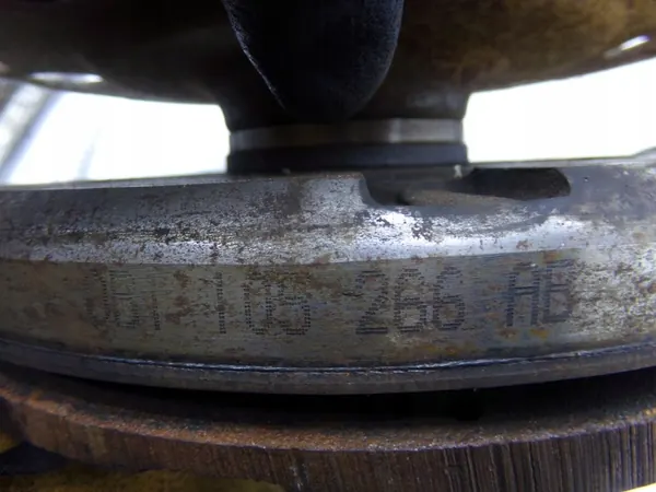 Volante de Dupla Massa Audi A4 B8 2.0 TFSI OEM 0B1105266AB image 8