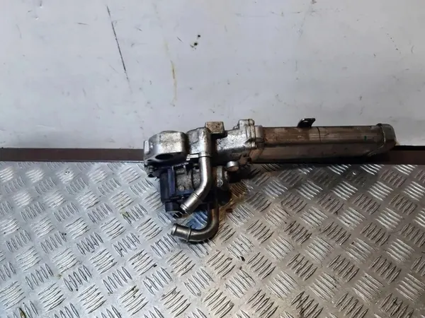 EGR-venttiili VW Jetta II 2.0L 2015 03L131501F image 3