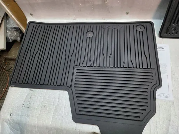 Gummimattor fram OEM 2727746 - Begagnad image 8