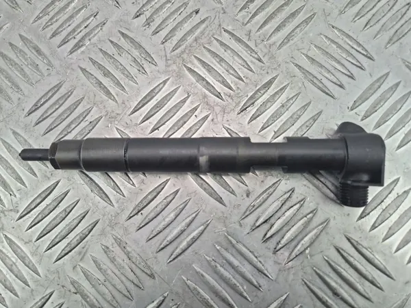 Inyector Mercedes-Benz OEM A6510702887 - Usado image 2