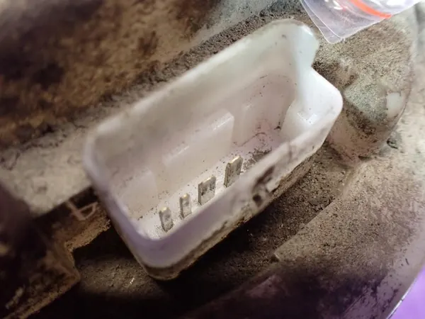 PEUGEOT 206 98-03 Brandstofpomp 9642124080 4 pin image 3