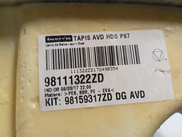Mat OEM 98111322ZD Voor Rechts Peugeot 3008 II image 3