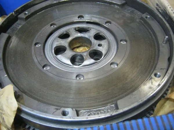 Sachs kaksimassainen vauhtipyörä 2294 000 453 image 4