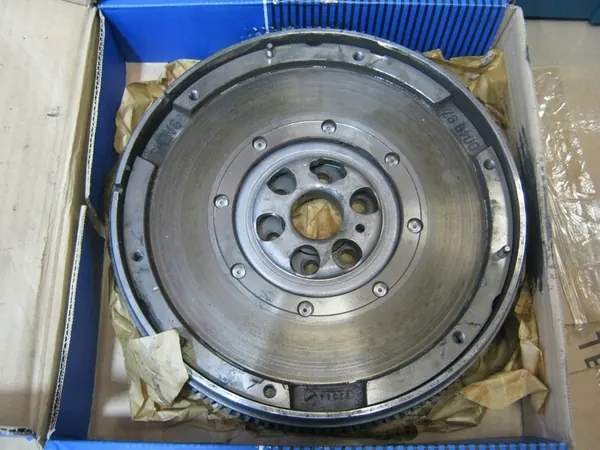 Sachs kaksimassainen vauhtipyörä 2294 000 453 image 5