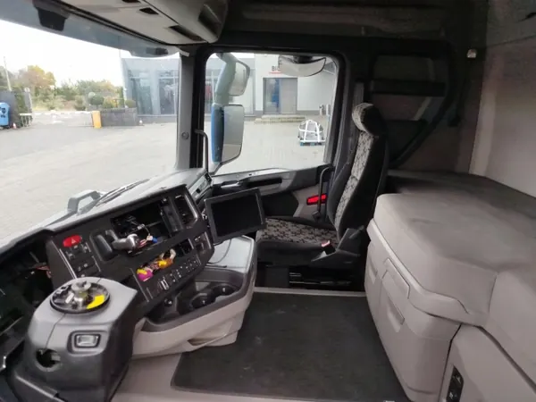 Cabina Scania R NTG - Peça OEM Usada image 8