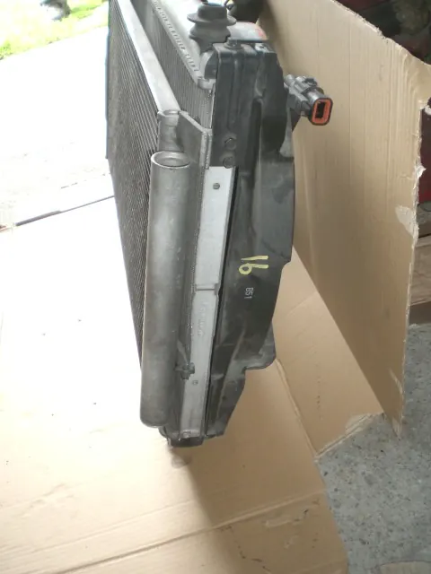 Radiador de agua de aire acondicionado Ventilador Santa Fe 25310-26410 image 3