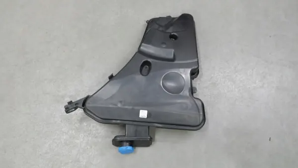 Réservoir lave-glace BMW G30 G31 OEM 7388944 image 3
