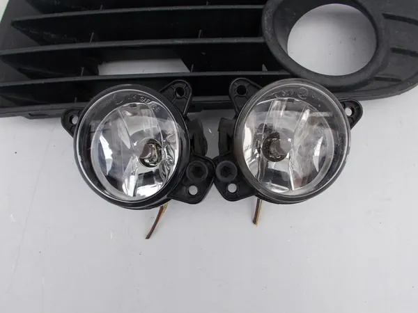 Faróis de neblina halógenos esquerdo direito VW Polo 9N Lift image 2