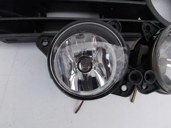 Faróis de neblina halógenos esquerdo direito VW Polo 9N Lift image 3