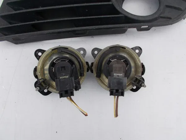 Faróis de neblina halógenos esquerdo direito VW Polo 9N Lift image 7