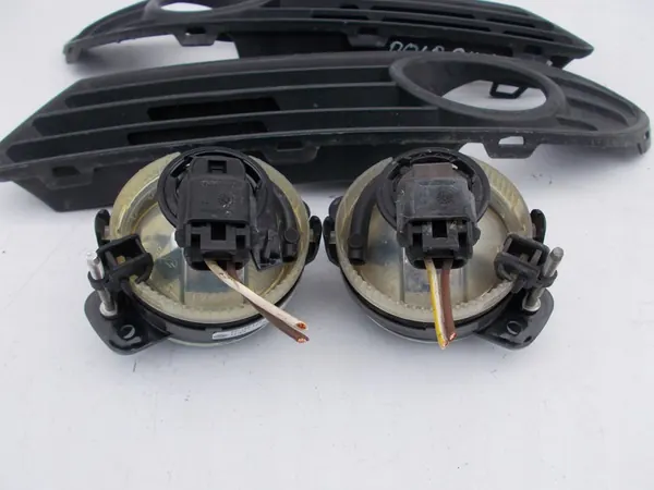Faróis de neblina halógenos esquerdo direito VW Polo 9N Lift image 8