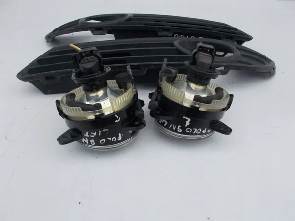 Faróis de neblina halógenos esquerdo direito VW Polo 9N Lift image 9