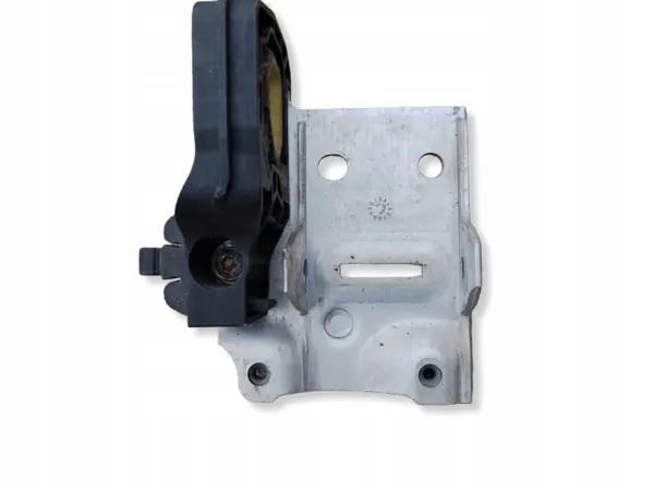BMW M5 2013 Linker Kühlerhalter OEM 7207151 image 5
