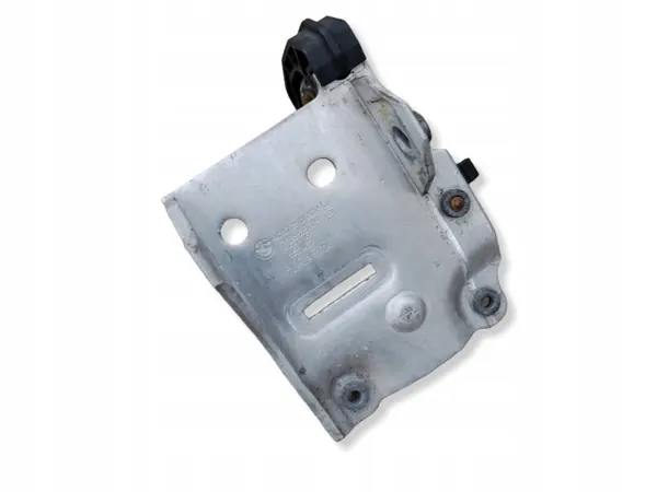 BMW M5 2013 Linker Kühlerhalter OEM 7207151 image 8