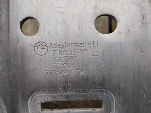 BMW M5 2013 Linker Kühlerhalter OEM 7207151 image 9