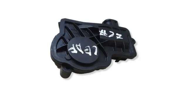 OEM VIJ68810 etukonepeltilukko Nissan Leaf II:lle image 2
