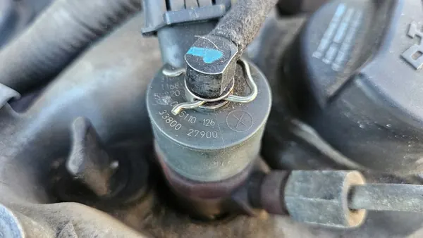 Inyector HYUNDAI ACCENT III 1.5 CRDI 0445110126 image 4