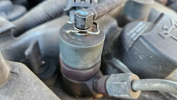 Inyector HYUNDAI ACCENT III 1.5 CRDI 0445110126 image 6