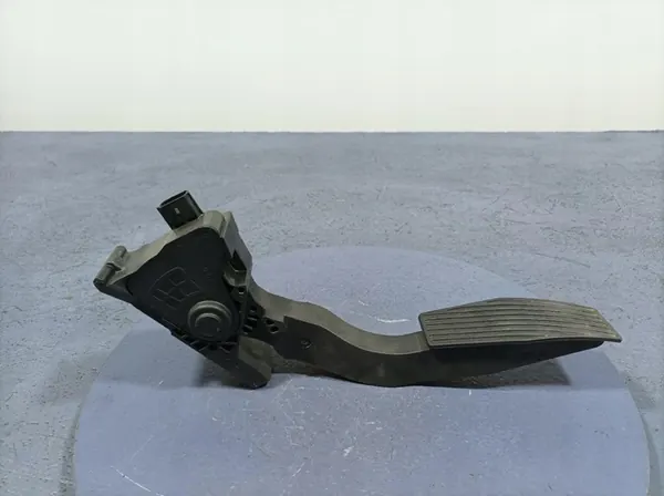 OPEL INSIGNIA B GASPEDAAL 84657610 image 2