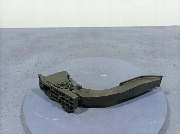 OPEL INSIGNIA B GASPEDAAL 84657610 image 3