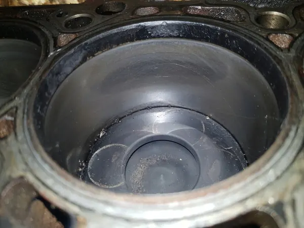 Bloque motor inferior OEM mercedes413 2.0TDI 170CV image 3