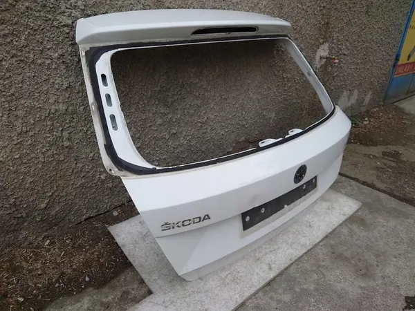 SKODA FABIA III Takaluukku 6V6827025H image 2