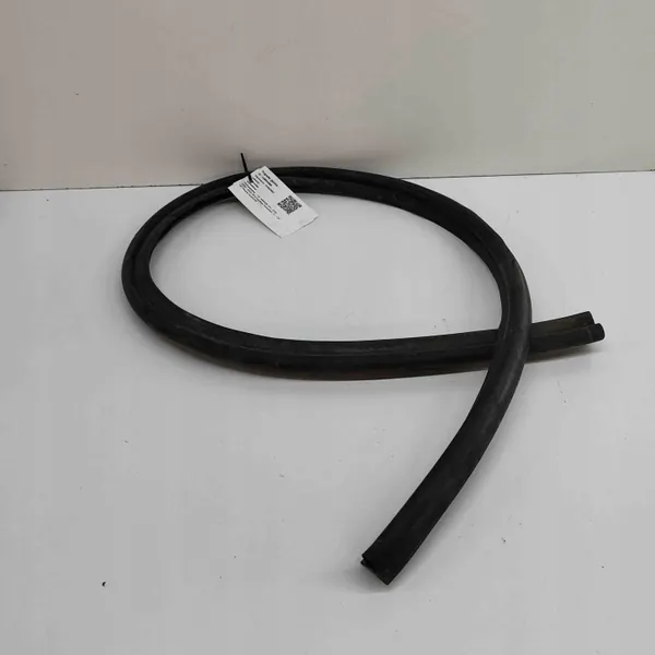 Joint de capot VW Amarok OEM 2H0823737 - Occasion image 2