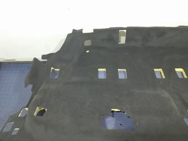 Tapis arrière Audi Q7 II OEM 4M0863019F - Occasion image 4
