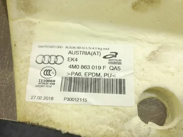 Tapis arrière Audi Q7 II OEM 4M0863019F - Occasion image 8