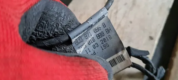 S4 B9 A4 PDC Asennusjohto Etu 8W0971095B image 9